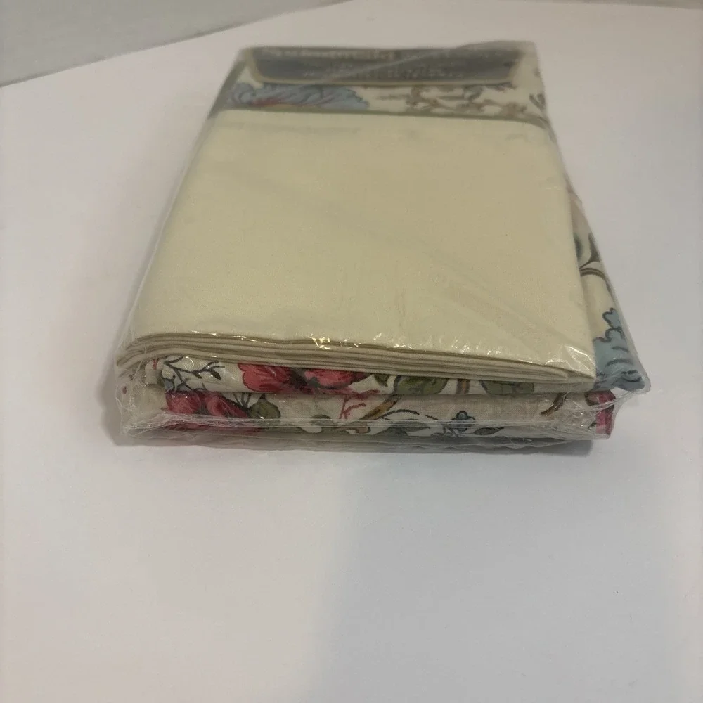 NOS Vintage Springmaid Metropolitan Museum of Art Two King Size Pillowcases USA
